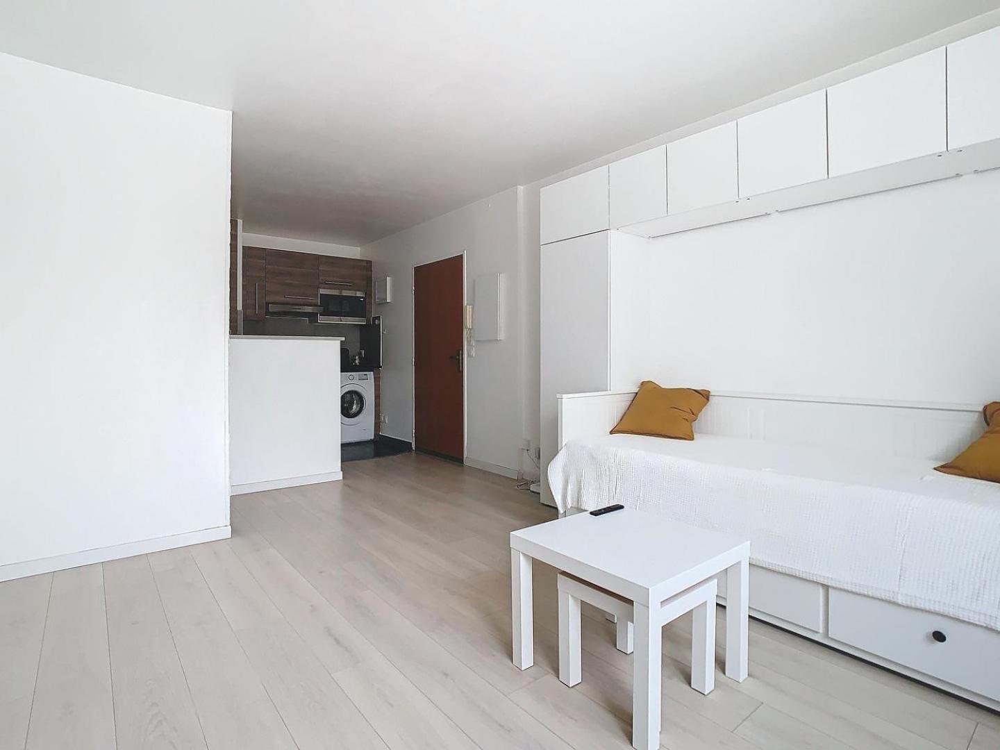 Studio Cosy Entre Disney Et Noisy Le Grand Luaran gambar