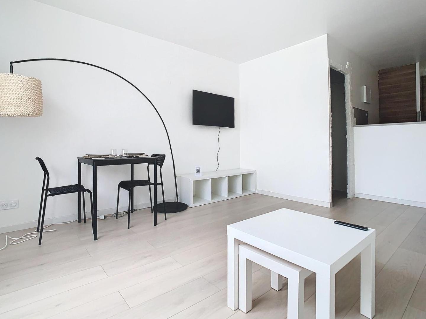 Studio Cosy Entre Disney Et Noisy Le Grand Luaran gambar